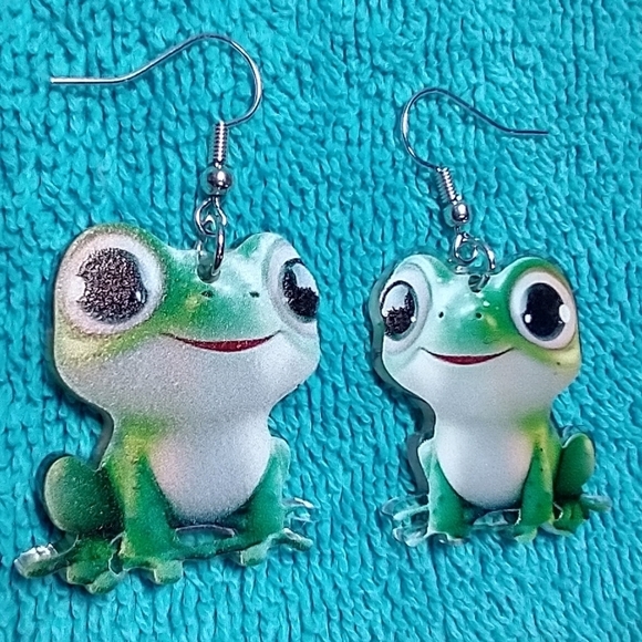 Cute frog wire dangle earrings green white black - Picture 4 of 4